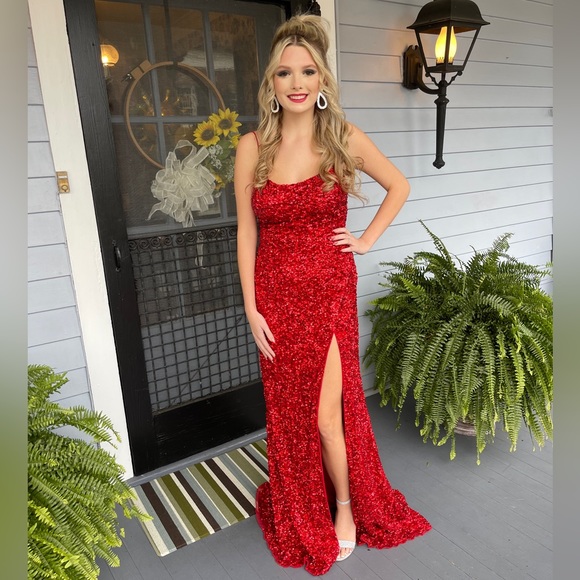 size 6 sherri hill prom/homecoming dress